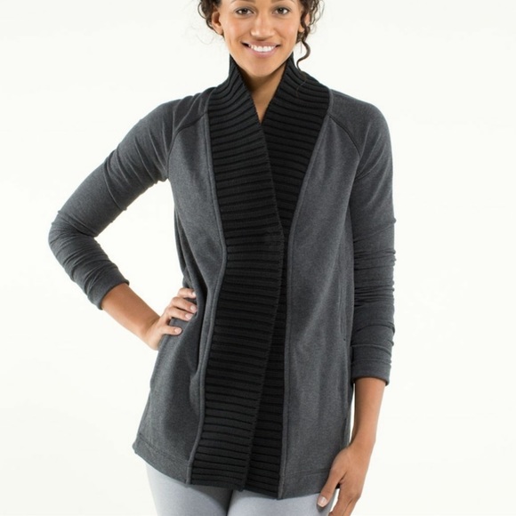 Lululemon Bliss Break Wrap - Picture 2 of 9